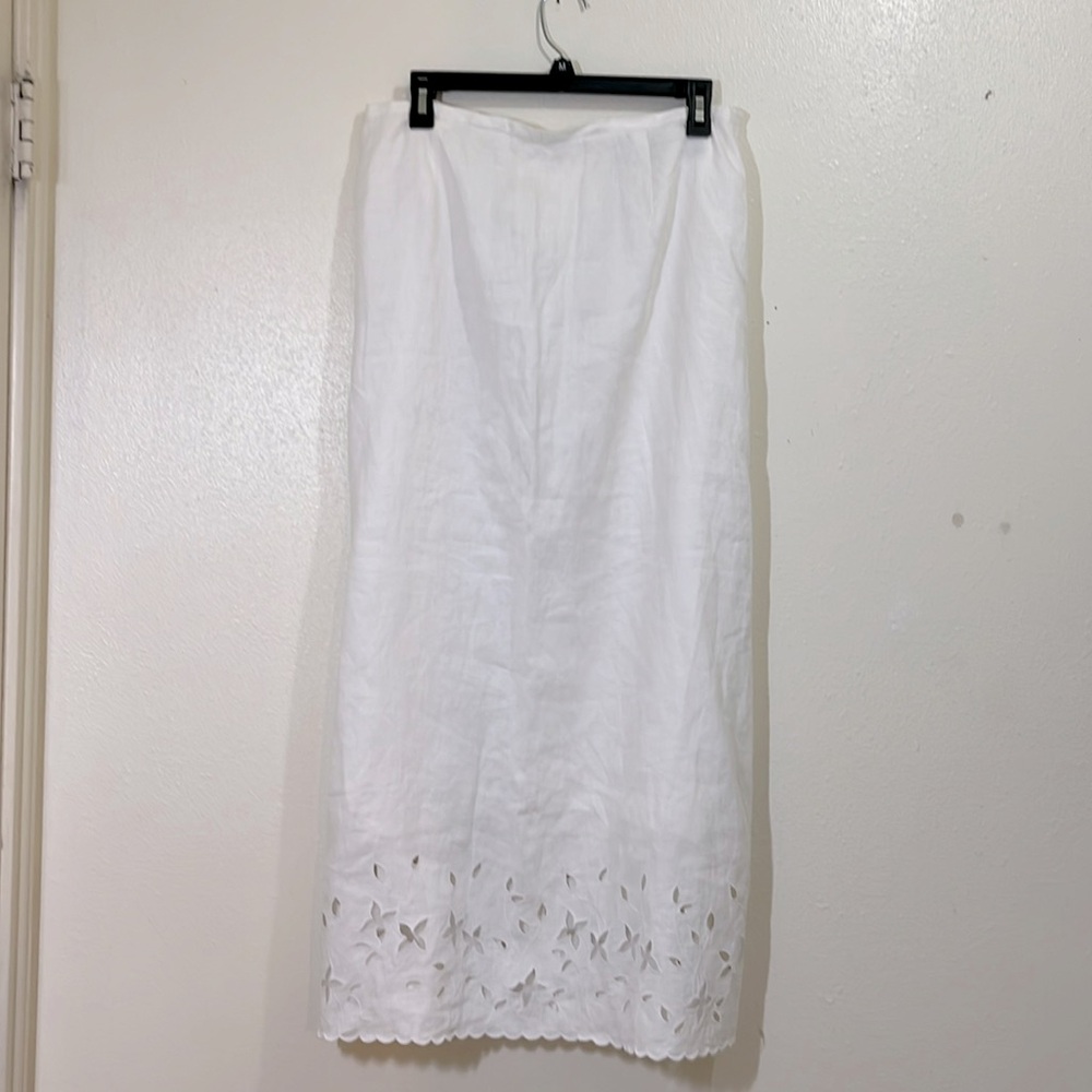 Kate Hill white linen skirt with eyelet edging. Size 12